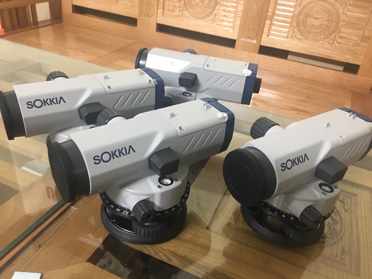 Máy thủy bình Sokkia B40A có khả năng chống nước rất cao